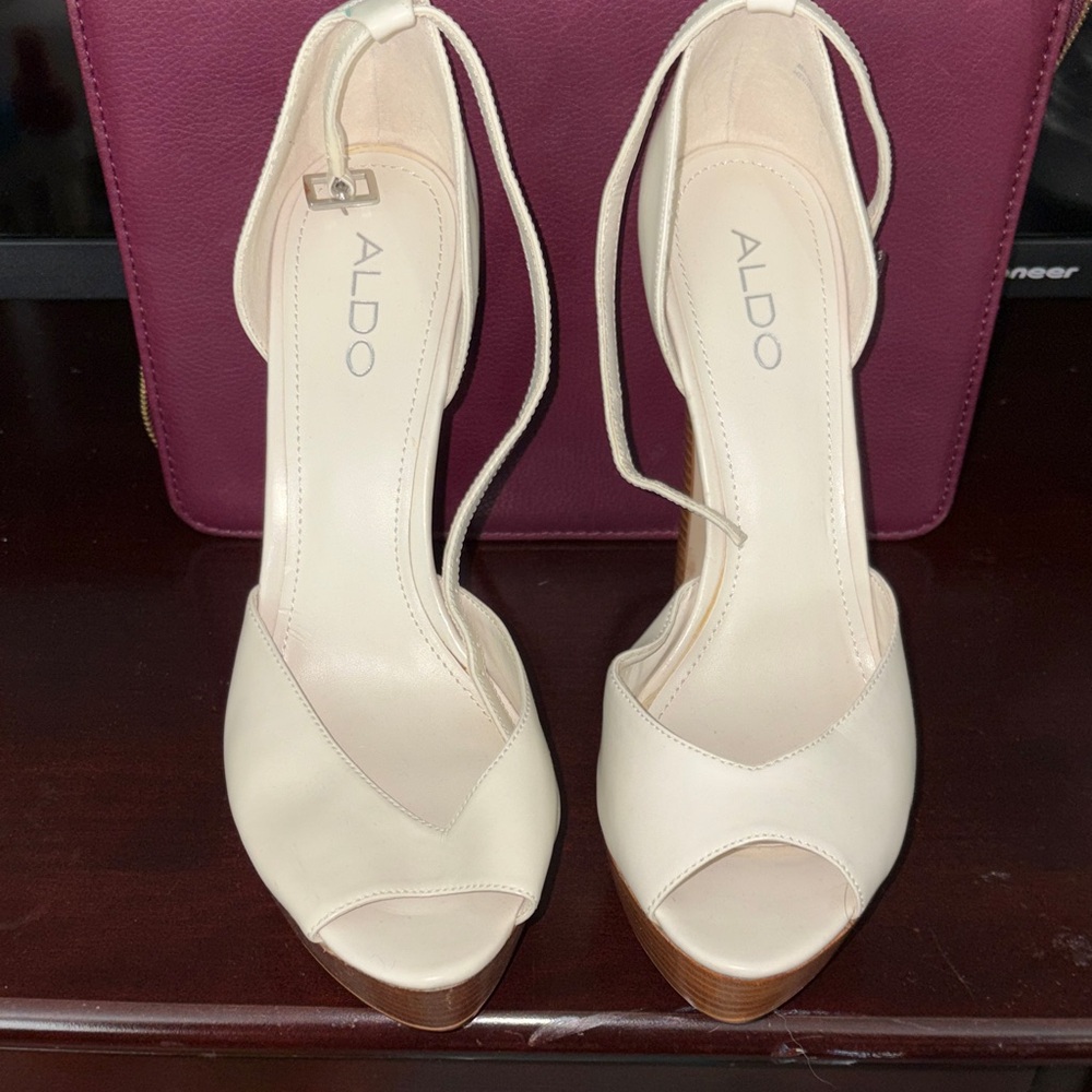 Aldo Elegant Cream Peep-Toe Heels